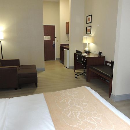 Comfort Suites Twinsburg Εξωτερικό φωτογραφία