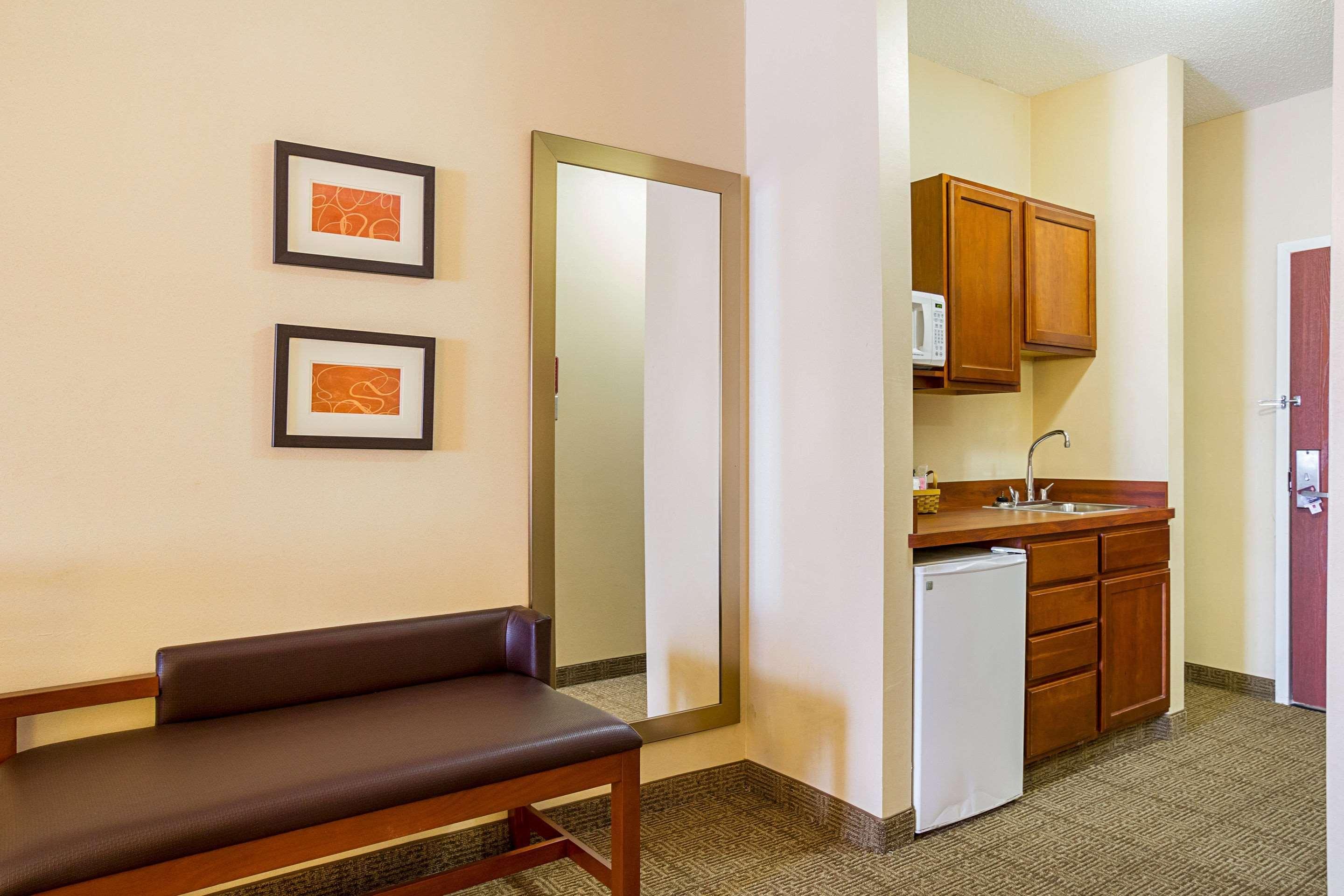 Comfort Suites Twinsburg Εξωτερικό φωτογραφία