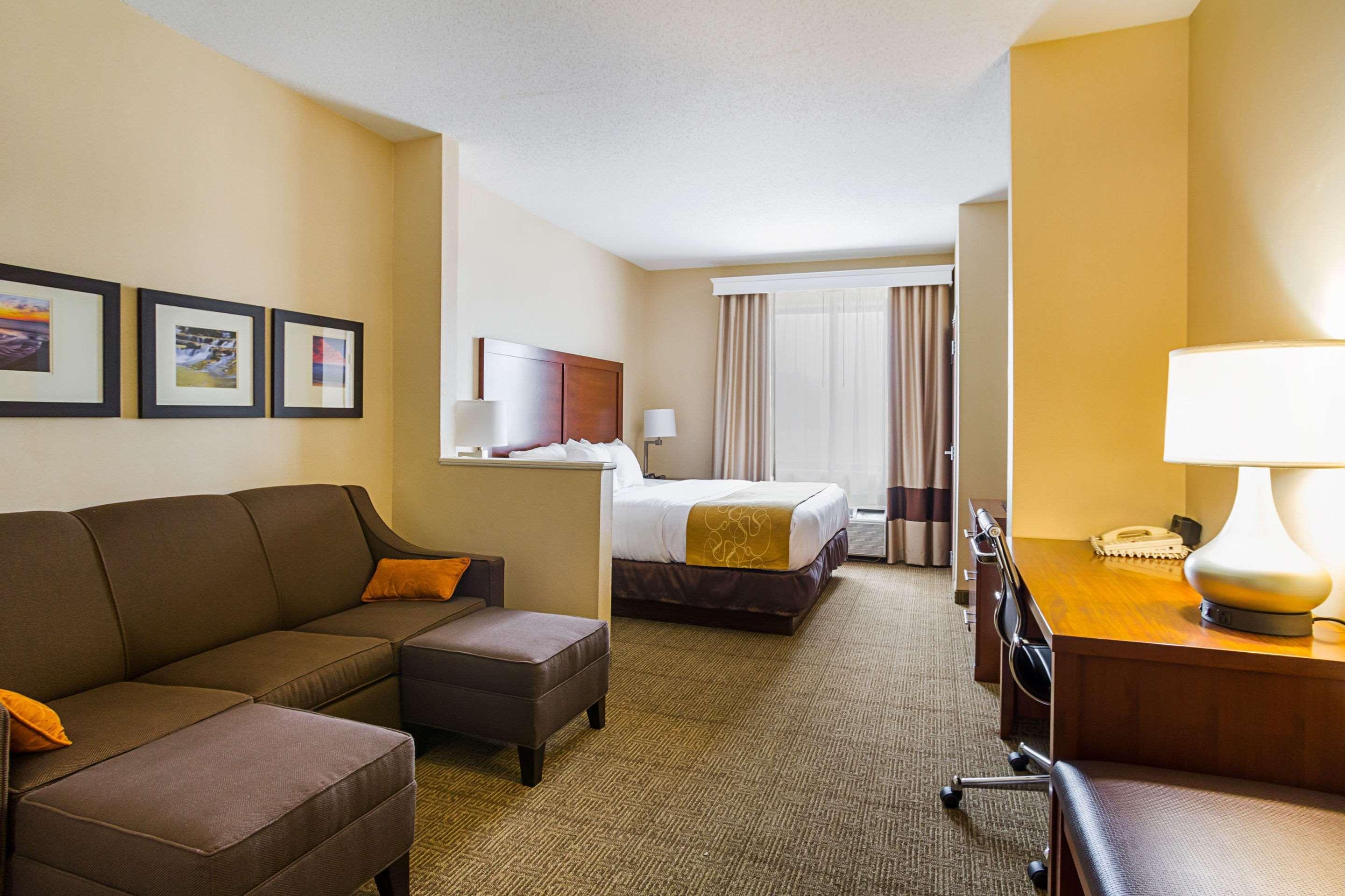 Comfort Suites Twinsburg Εξωτερικό φωτογραφία