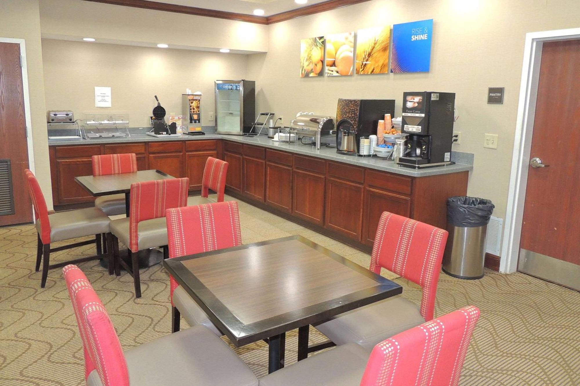 Comfort Suites Twinsburg Εξωτερικό φωτογραφία