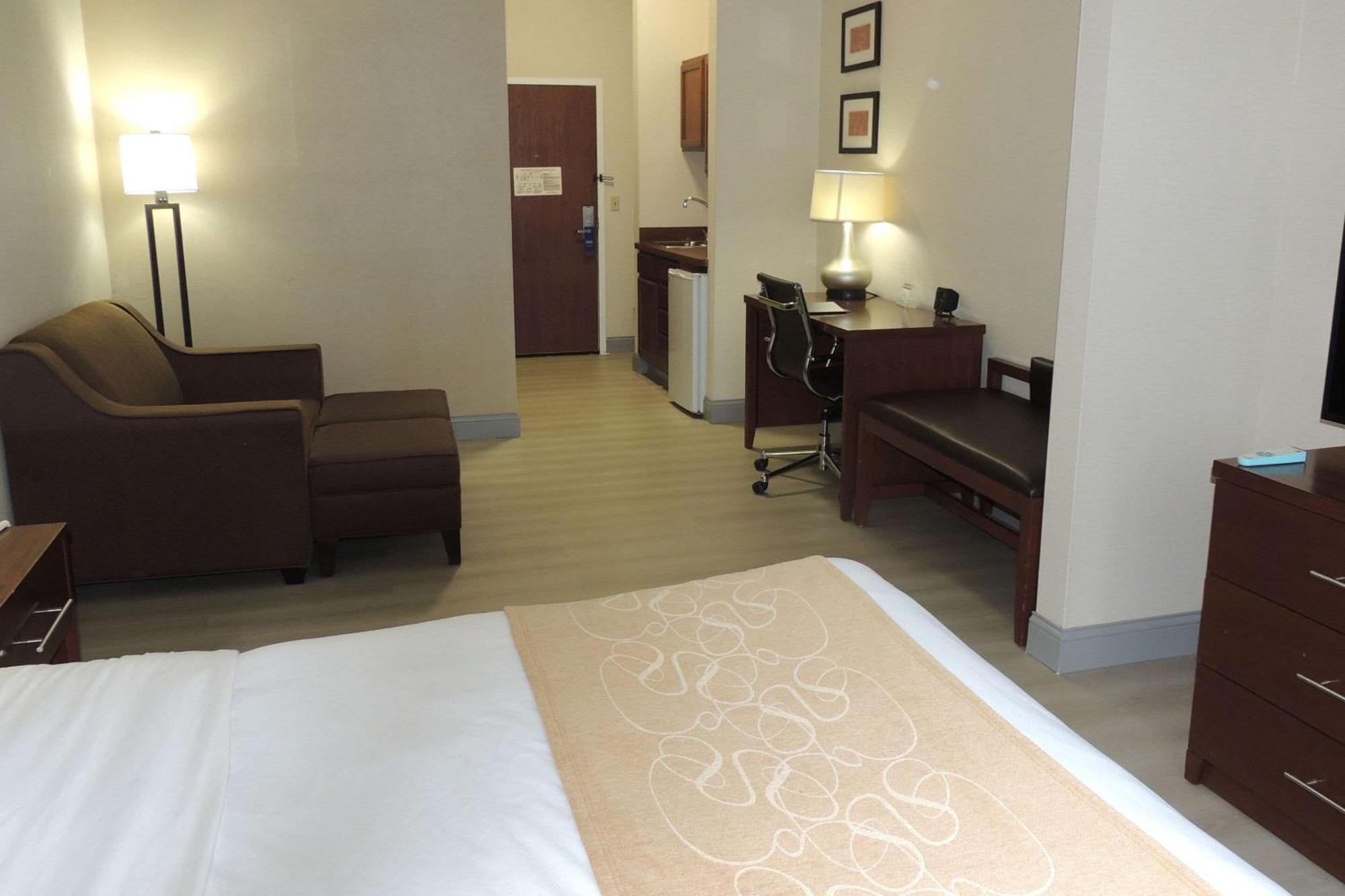 Comfort Suites Twinsburg Εξωτερικό φωτογραφία