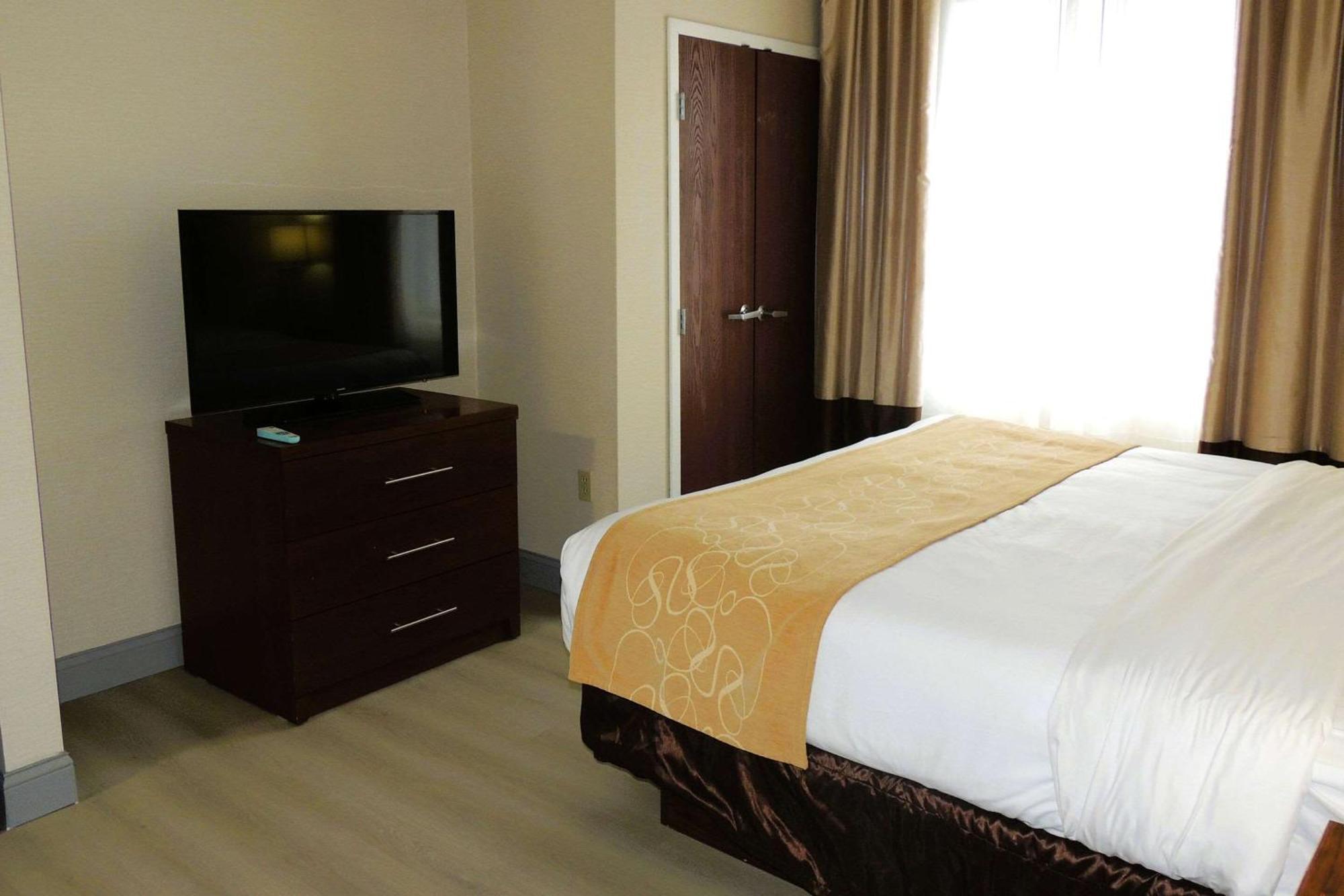 Comfort Suites Twinsburg Εξωτερικό φωτογραφία